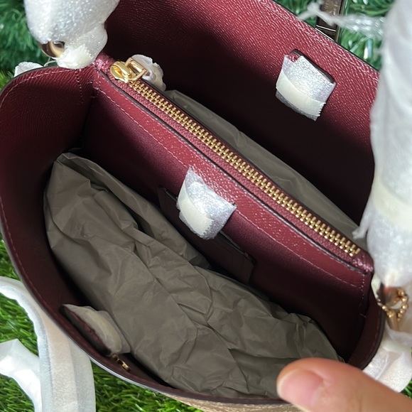 New! Coach Small Town Bucket Bag In Signature Canvas - Picture 15 of 16